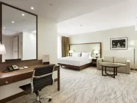 DoubleTree by Hilton Hotel & Conference Centre Warsaw Hotels near Poster Museum