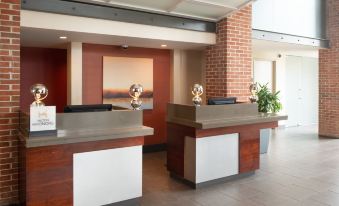 DoubleTree by Hilton Hotel and Suites Charleston Airport