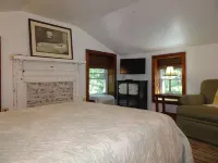 Vogelsang Guesthouse, 5 Minute Walk to Downtown West Jefferson. - WiFi