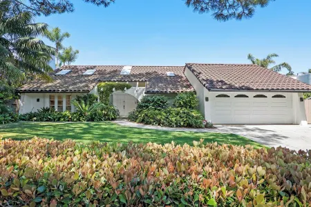 Ocean Breeze Heaven Pool House in La Jolla Отели рядом с достопримечательностью «Map and Atlas Museum of La Jolla»