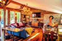 New Converted 3BR, 2BA barn, in wild, wonderful West Virginia with AC, WiFi