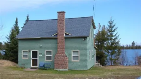 Waterfront 2 Br Cottage In Copper Harbor With Private Dock Отели в г. Куино Каунти