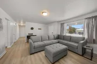 Family House - Two Living Rooms - PING PONG!