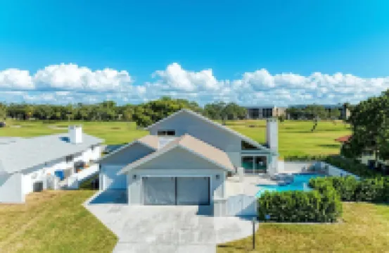 {On IMG Golf Course! WAFFLE BAR/Pool/GameRoom/Beach Gear++