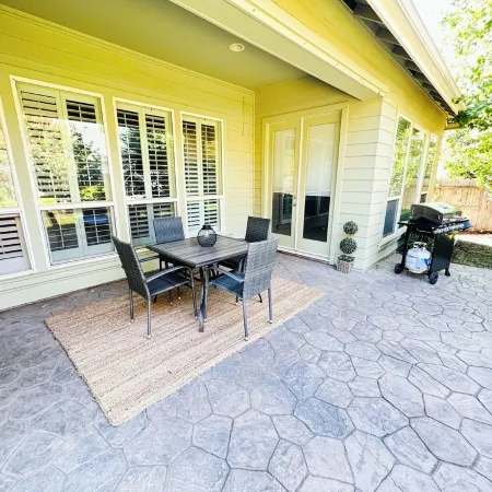 Large family friendly home for all occasions!