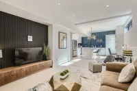 Luxurious Rental with Ideal Downtown Proximity - Stroll to Pearl Street and CU.