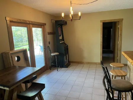 Biwabik Bunkhouse near Giants' Ridge Отели в г. Уайт