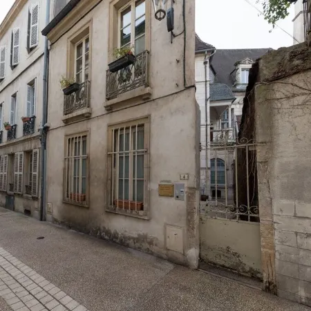 Le Palais, right in the heart of Dijon!