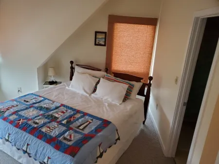 3 bedroom, 2.5 bath unit - Ocean, bay and pool all in a day!