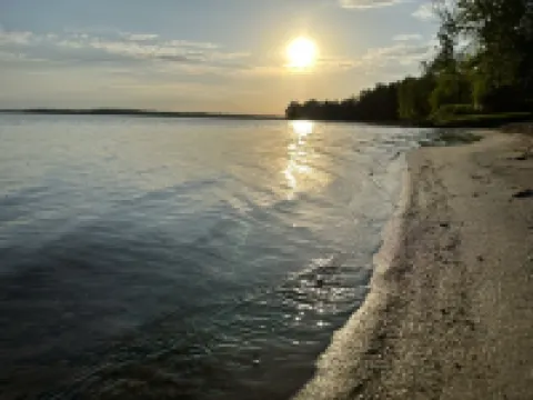 Vintage 1920s Speakeasy Cabin Overlooking the Sandy Shores of Swan Lake!