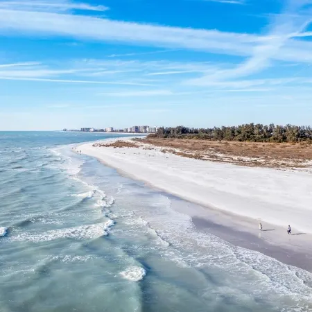 Luxurious 1-Bedroom Condo a Short Walk to Siesta Key Beach