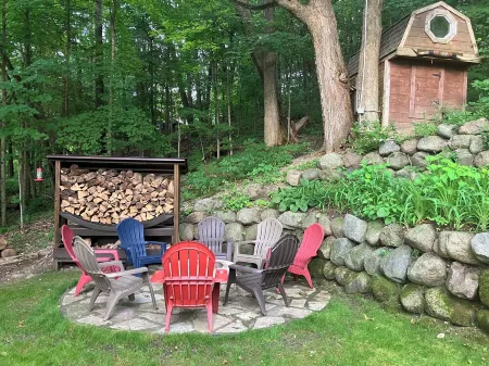 LAKEFRONT HIDDEN GEM ! Отели в г. Шугар Крик