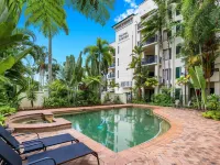 Tropic Towers: Cairns City Family Apartment