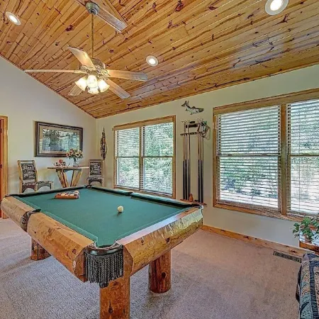 Bear Valley Retreat | Cozy and Private Cabin near Lake Chatuge | Dog Friendly