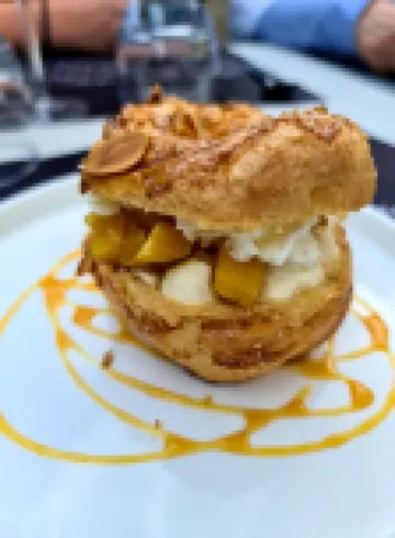 Beach 200 m away! Comfort, private wifi, bed linen, swimming pool, terrace, garden, parking lot