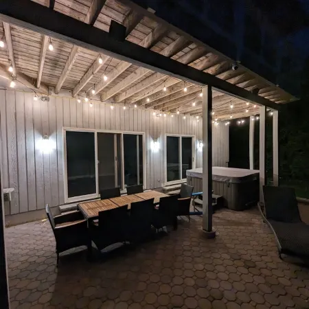 Candlewood Lake - Family Getaway with direct lake access. 3775 sqft home.