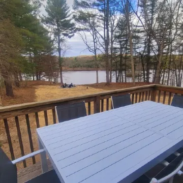 The Bungalow at Eagleville Lake Under 3 miles to UCONN!