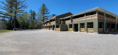 The Lake View Outside Traverse CitySleeps 4, Sleeping Bear Dunes short drive