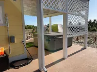 Family Fun Near Ocean Shores—Hot Tub, Elevator & Easy Dune Walk to Beach