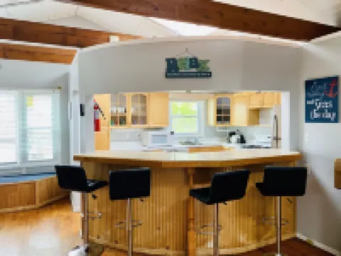 Ultimate Family Beach Retreat - Walk to Beach & Bay - Large & Spacious Hotels in Seaside Park