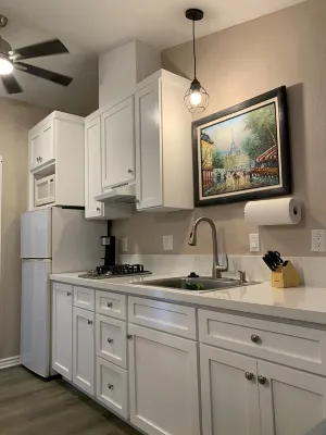 Newly redone studio w/outdoor lawn & eating space Hotels in Azusa