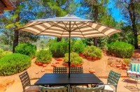 UPSCALE Sedona VIEWS-heated POOL-golf-hot tub-Pball-tennis-fireplace-PRIVATE