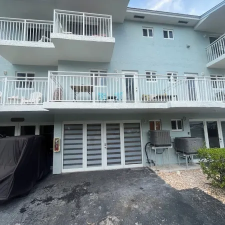 KEY LARGO Lake View Townhome