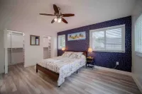 Beautiful Miami Family Lake House OR in Tranquil Community 3 Beds/2Bath 6 Guests