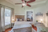 Walk Downtown! Large Pool, Hot tub, Fire pit, Close to EVERYTHING!