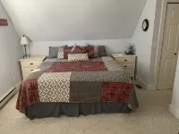 Beautiful Cozy Getaway w/access to lake and pools! WIFI