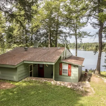 Roads End Retreat on Lost Lake