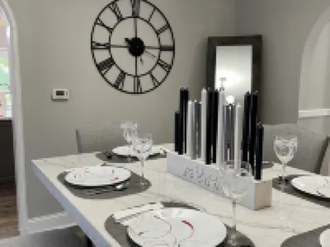 Enjoy the ambiance of Poplar Cottage at Grand Park! Hotels in Westfield