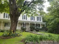 GREAT FOR FAMILIES! 3 MINUTE WALK TO MAIN STREET & 1 MILE FROM WINDHAM SKI MT. 윈드엄 호텔