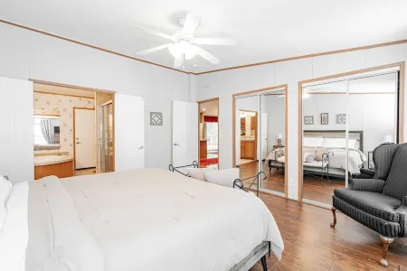 Secluded, private get away.  Short walk to the beach down a private trail.