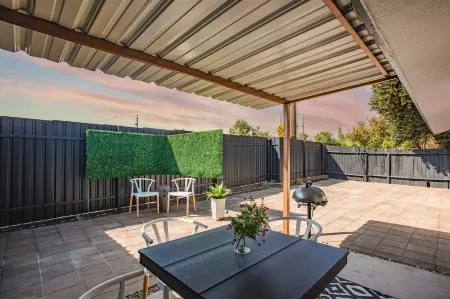 STYLISH♡ fully renovated 1.5 hr from Yosemite Отели рядом со станцией Fresno Station