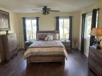 Rusty’s Getaway is a rustic/modern handicap accessible, family friendly space.