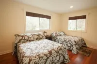 Lovely home with hot tub near Volcano National Park