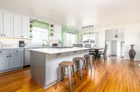 New! Modern country living, 4br