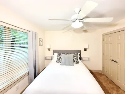Peaceful & Comfy Condo in the ❤ of all the action!