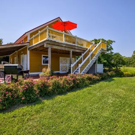The Stable Cottage at Willow Creek Winery
