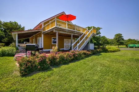 The Stable Cottage at Willow Creek Winery