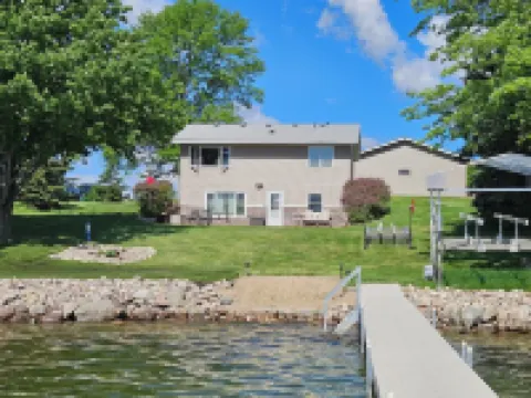 Cabin on Big Chippewa Lake for rent.  Located in Brandon, MN.