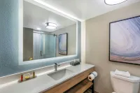 Best Western Plus Duluth/ Sugarloaf Hotels in Duluth