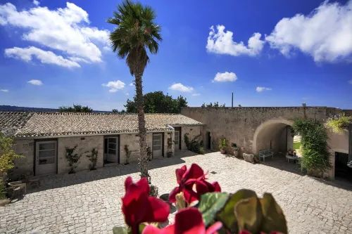 Wonderful Charming Villa with pool in the suggestive countryside near the sea,