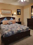 Beautiful waterfront lodge, private dock and breath taking views of Smith Mt.