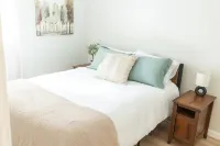 Beautiful Home. W/Hot Tub. Open Floor Plan.