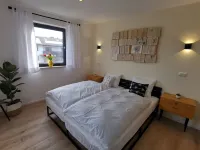 Unique and modern apartment with designer bathroom and balcony Hotels in Petting