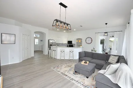 Albatross villa newly furnished/heated pool Отели в г. Себастиан