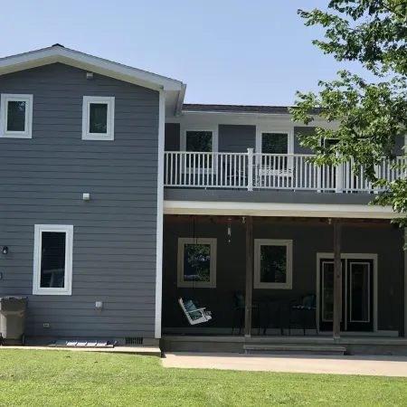 Newly Constructed Modern 1 Bedroom Apartment with Luxury Shower ~ Sleeps 3