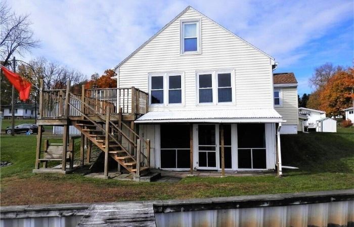The Cape: Waterfront Home on Cayuga Lake